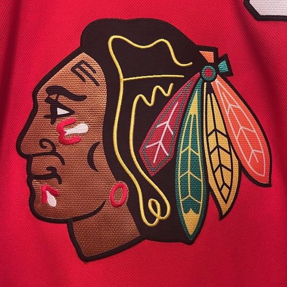 Youth L/XL Jonathan Toews Blackhawks jersey - Picture 3 of 5